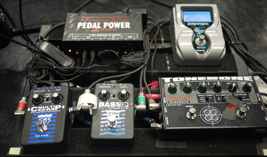 Sean Hurley's pedalboard on the John Mayer tour with the differently tweaked Bass IQ.